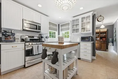 39 Little East Neck Road S Babylon NY 11702