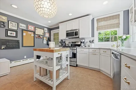 39 Little East Neck Road S Babylon NY 11702