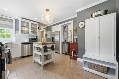 39 Little East Neck Road S Babylon NY 11702