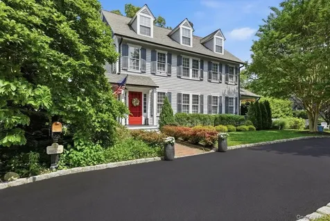 39 Little East Neck Road S Babylon NY 11702