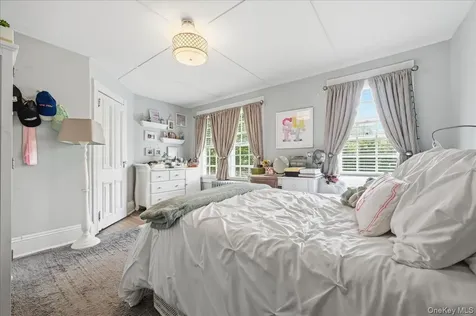 39 Little East Neck Road S Babylon NY 11702