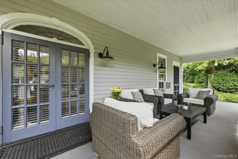 39 Little East Neck Road S Babylon NY 11702