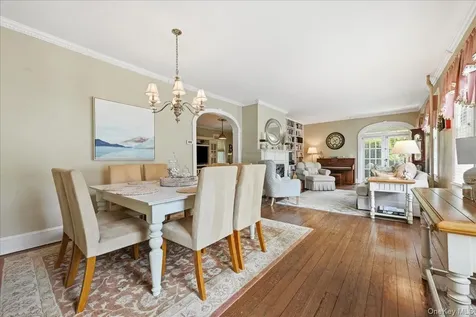 39 Little East Neck Road S Babylon NY 11702