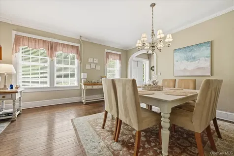 39 Little East Neck Road S Babylon NY 11702