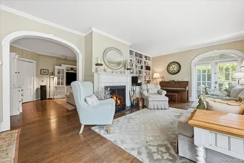 39 Little East Neck Road S Babylon NY 11702