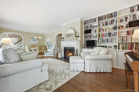 39 Little East Neck Road S Babylon NY 11702