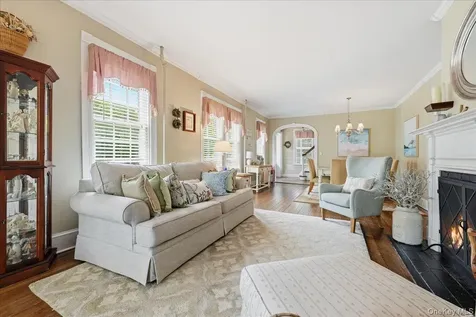 39 Little East Neck Road S Babylon NY 11702