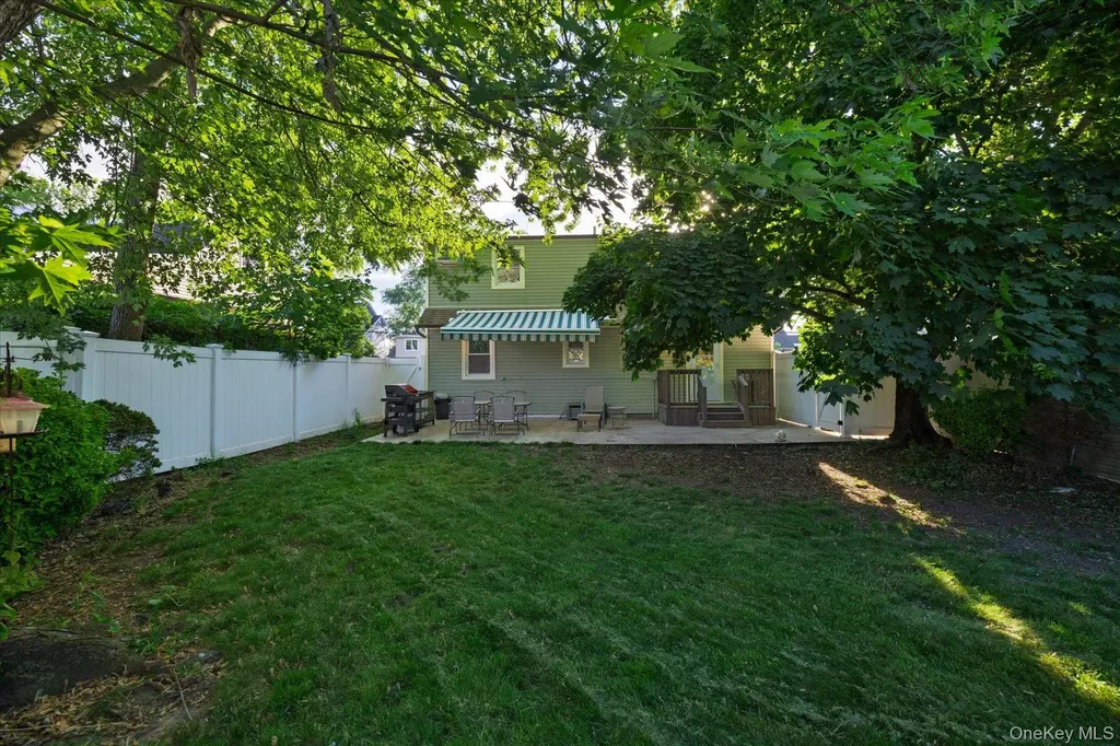 2545 Sycamore Avenue Wantagh NY 11793