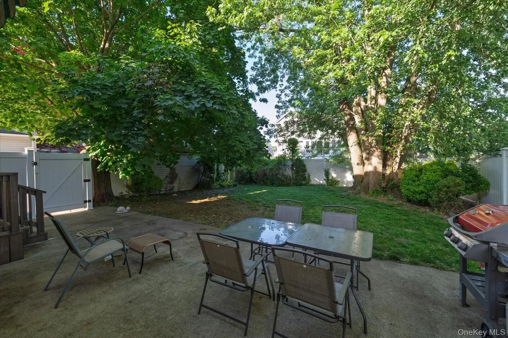 2545 Sycamore Avenue Wantagh NY 11793