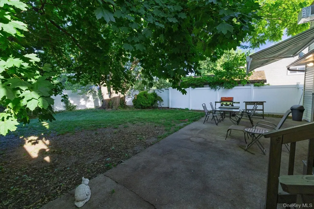 2545 Sycamore Avenue Wantagh NY 11793