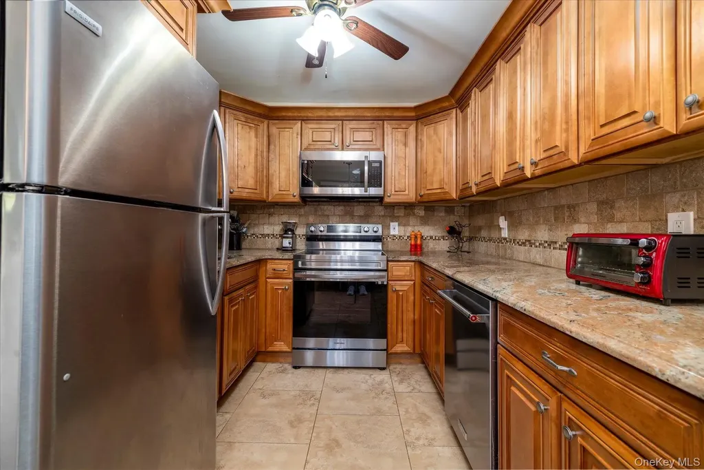 2545 Sycamore Avenue Wantagh NY 11793