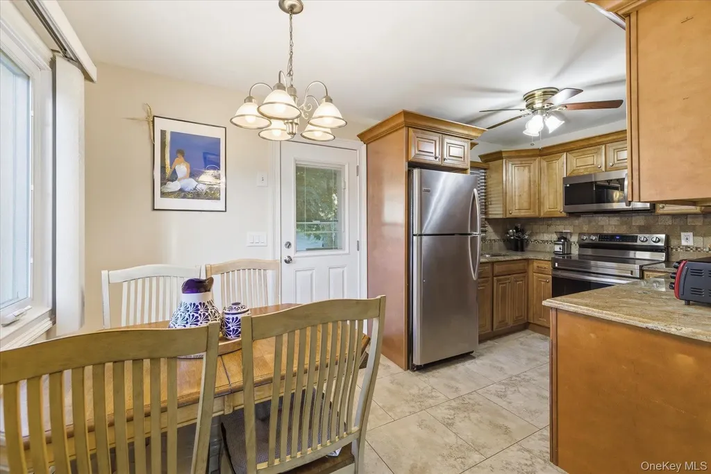 2545 Sycamore Avenue Wantagh NY 11793