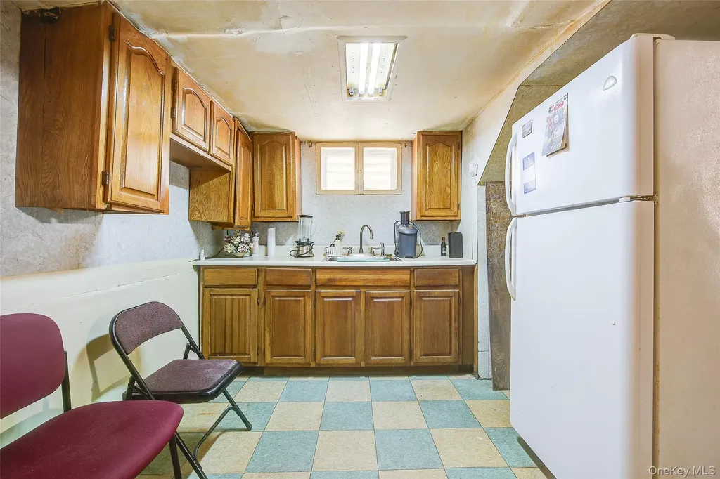 32-54 81st Street Jackson Heights NY 11370