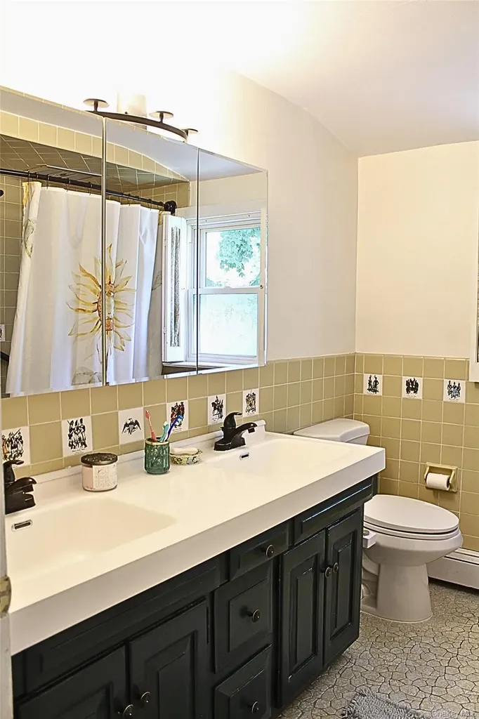 6 Howe Street Huntington Station NY 11746