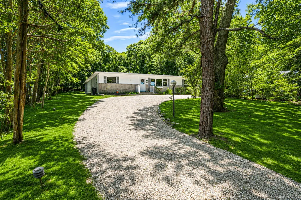 1520 Meday Avenue Mattituck NY 11952