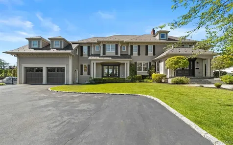 10 Magoun Road West Islip NY 11795