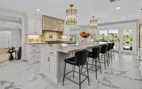 10 Magoun Road West Islip NY 11795