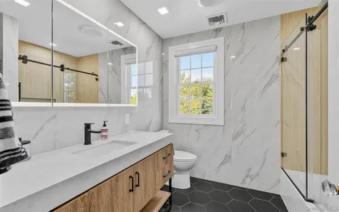 10 Magoun Road West Islip NY 11795