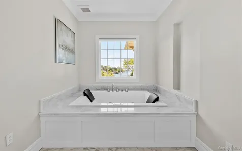10 Magoun Road West Islip NY 11795
