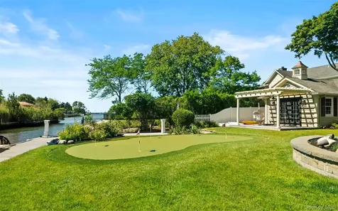10 Magoun Road West Islip NY 11795