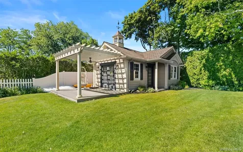 10 Magoun Road West Islip NY 11795