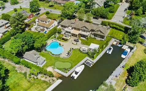 10 Magoun Road West Islip NY 11795