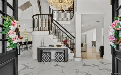 10 Magoun Road West Islip NY 11795