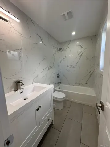 24934 147th Avenue Rosedale NY 11422