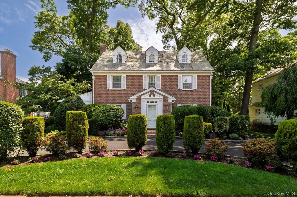 210 Demott Avenue Rockville Centre NY 11570