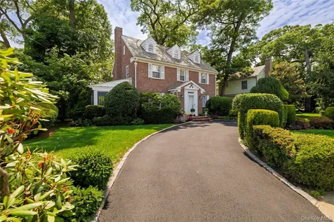 210 Demott Avenue Rockville Centre NY 11570