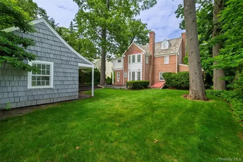 210 Demott Avenue Rockville Centre NY 11570