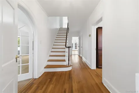 210 Demott Avenue Rockville Centre NY 11570