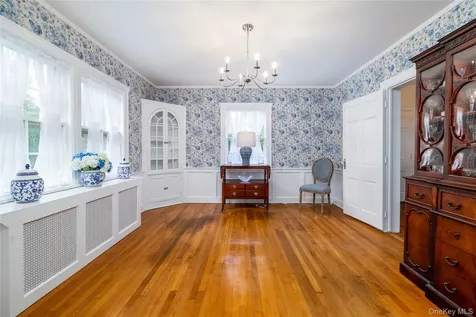 210 Demott Avenue Rockville Centre NY 11570