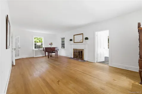 210 Demott Avenue Rockville Centre NY 11570
