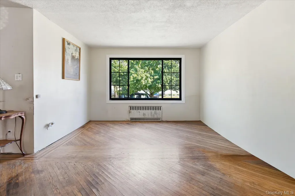 45 Kenmore Road Valley Stream NY 11581