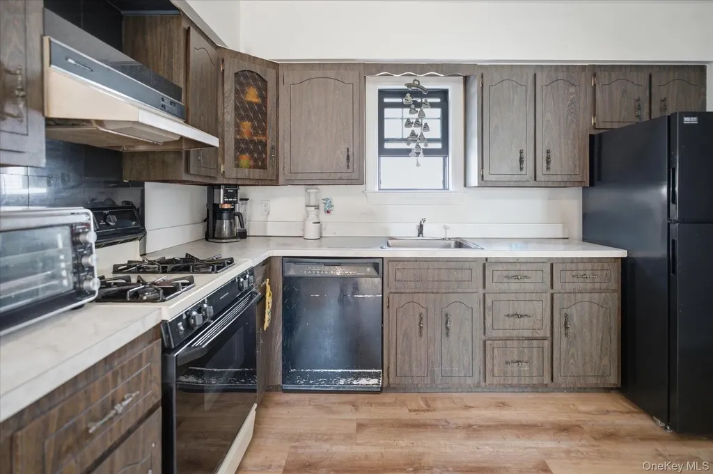 45 Kenmore Road Valley Stream NY 11581