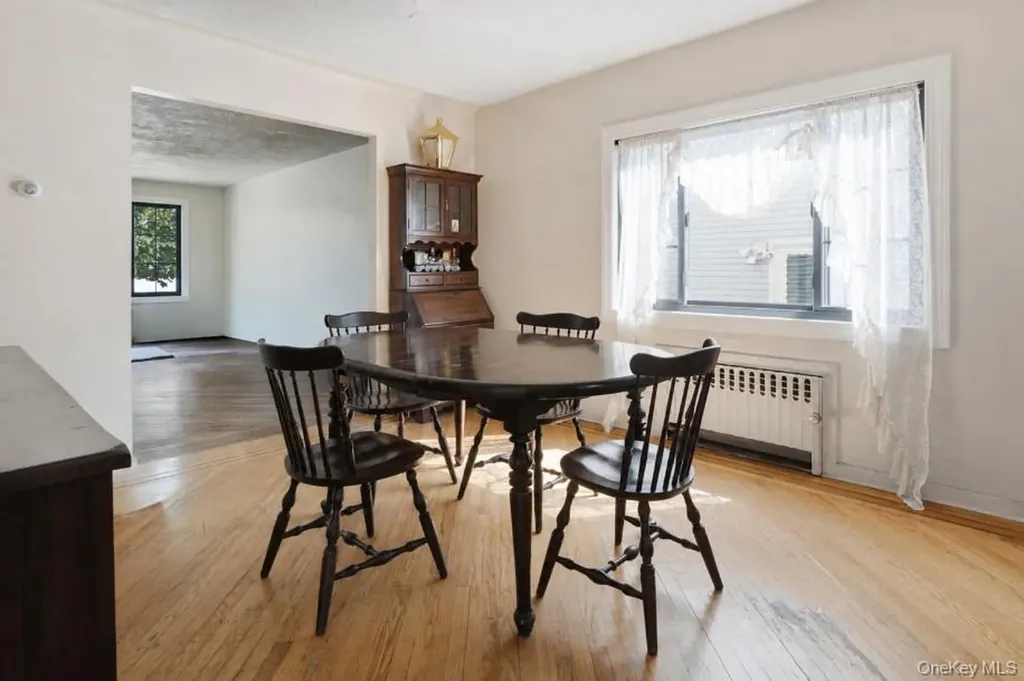 45 Kenmore Road Valley Stream NY 11581