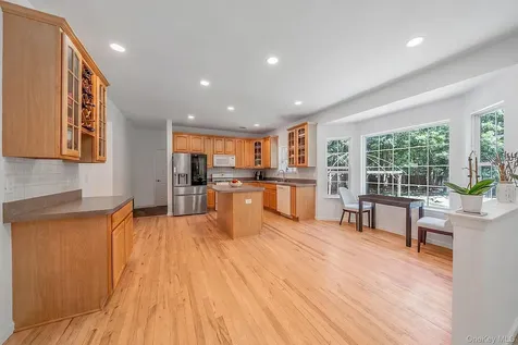 9 Mulligan Drive Medford NY 11763