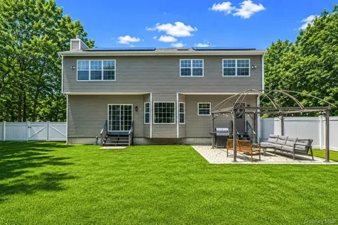9 Mulligan Drive Medford NY 11763