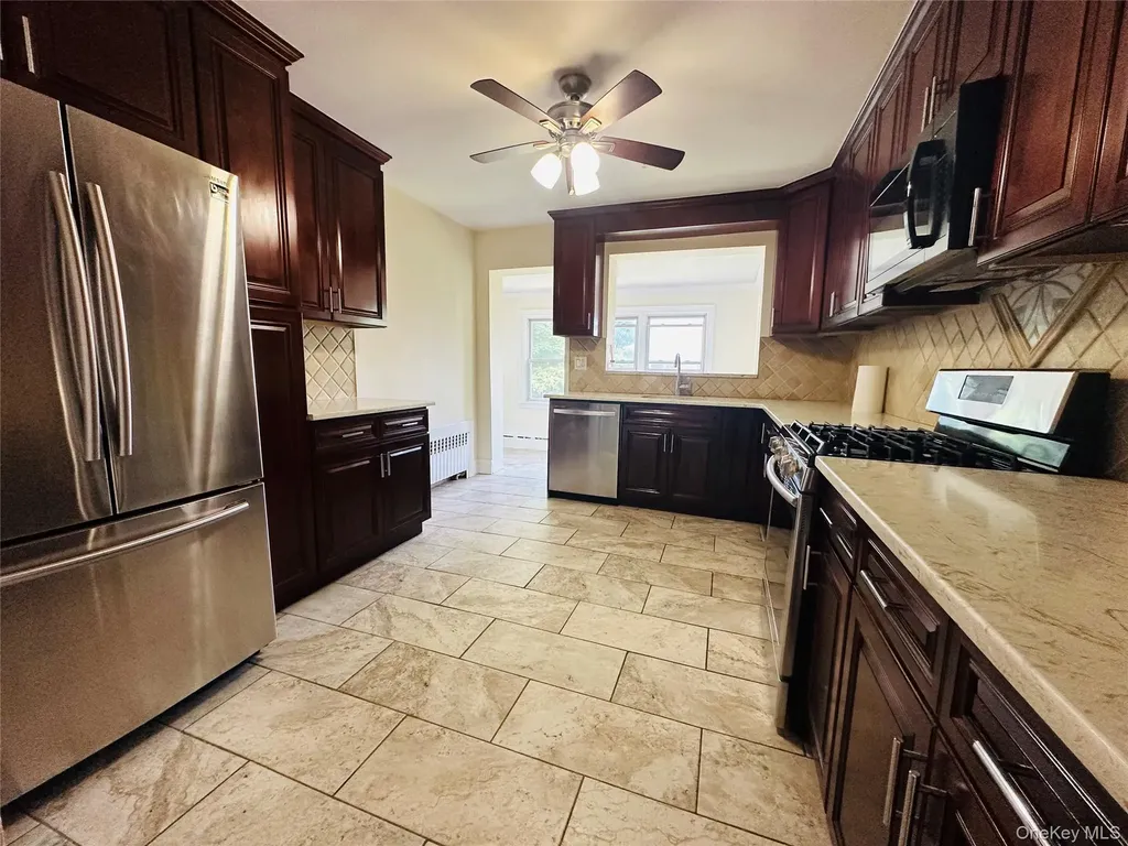 35 Lindsey Street Yonkers NY 10704