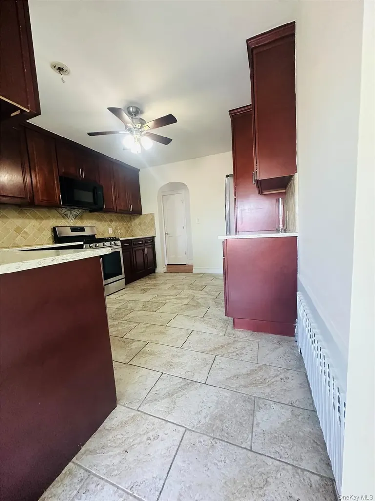 35 Lindsey Street Yonkers NY 10704