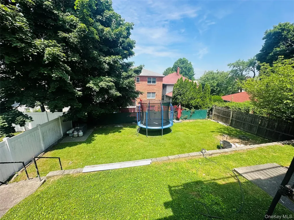 35 Lindsey Street Yonkers NY 10704