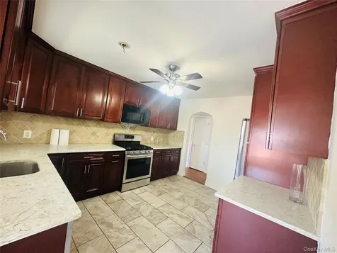 35 Lindsey Street Yonkers NY 10704