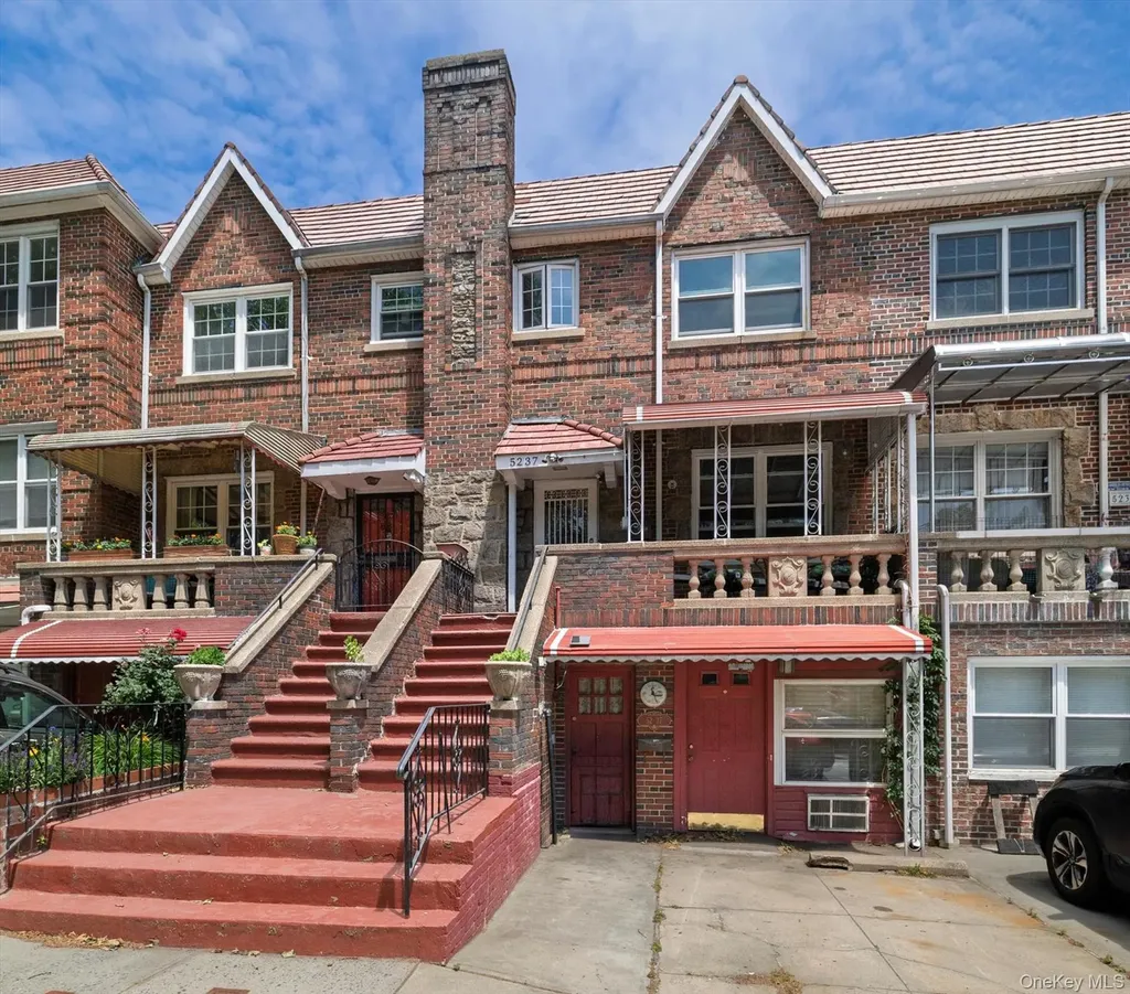 52-37 39th Avenue Sunnyside NY 11104