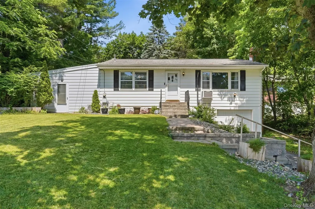 23 Dupay Road Pleasant Valley NY 12569