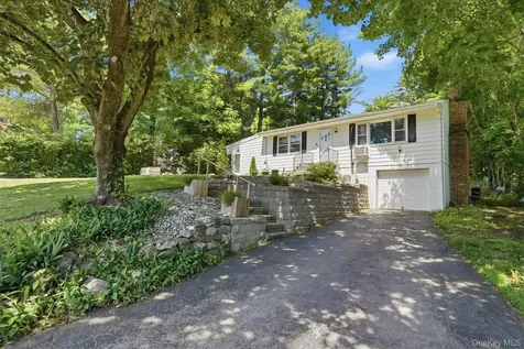 23 Dupay Road Pleasant Valley NY 12569