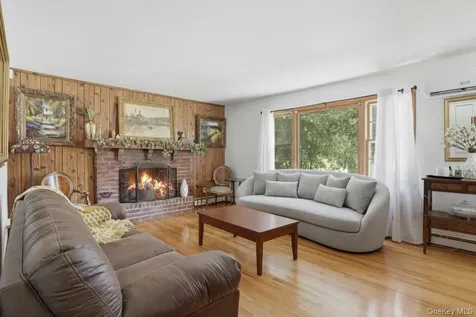 23 Dupay Road Pleasant Valley NY 12569