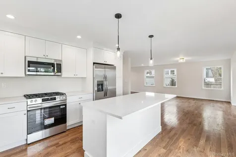 384 Scudder Avenue Copiague NY 11726