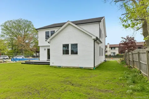 384 Scudder Avenue Copiague NY 11726