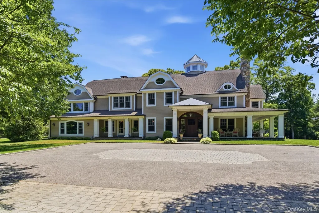 209 Brookville Road Brookville NY 11545